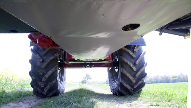 commander-chassis-axles-brakes-and-crop-protection.jpg